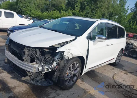 2017 Chrysler Pacifica Limited z USA, uszkodzony, nr VIN 2C4RC1GG5HR822012